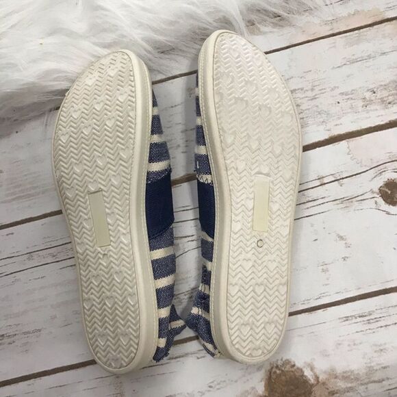 Maurice's Canvas Blue‎ White Stripes Slip On Shoes Sneakers size 6? - Picture 3 of 9